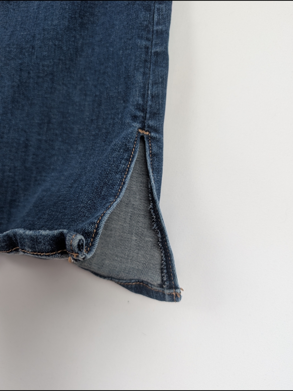 American Eagle Super Hi-Rise Flare Jeans - Picture 3 of 7